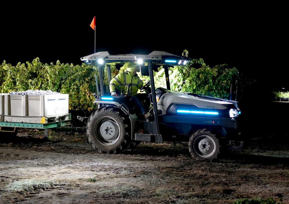 „Monarch Tractor“ ruošiasi atleidimams ir įspėja darbuotojus, kad jis gali „uždaryti“
