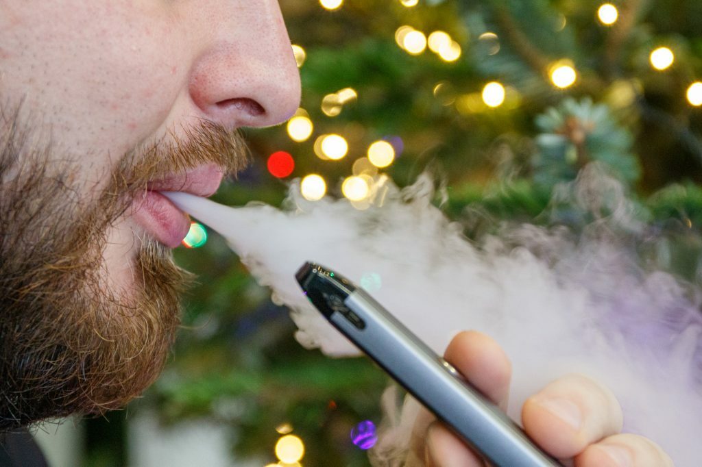akcizų didinimui e. cigaretėms pritarta nesilaikant teisėkūros procedūrų – Kas vyksta Kaune