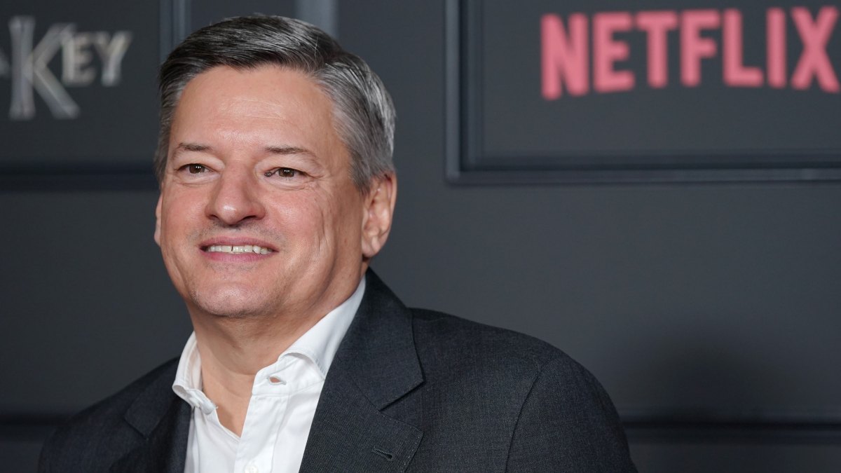 „Netflix“ generalinis direktorius aptarė „Warner Bros“ susitarimą su Trumpu